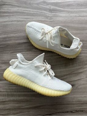 Size 5 Men’s/ 6.5 Women’s- adidas Yeezy Boost 350 V2 Low Cream White